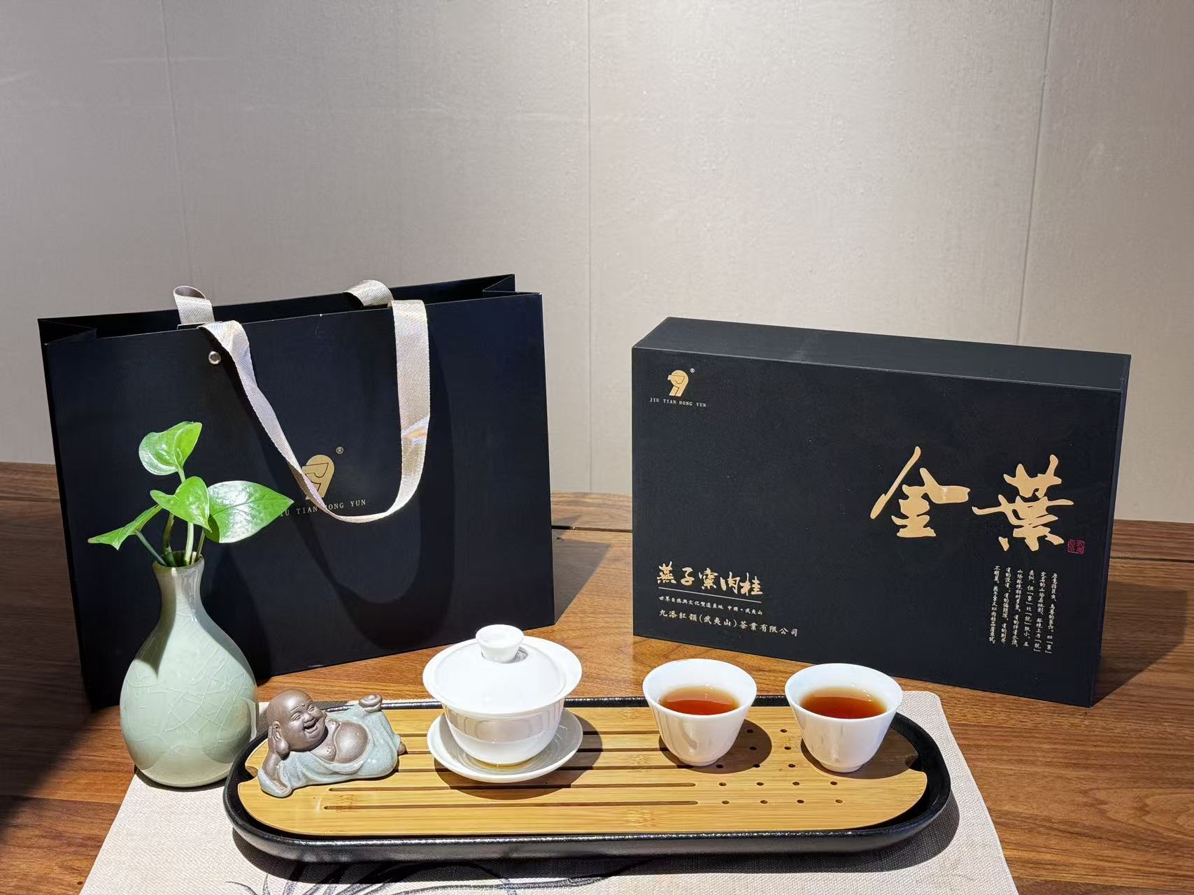 茶具与茶礼盒陈列